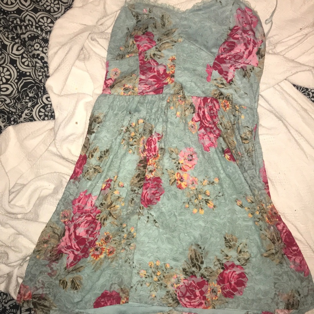 Blue floral sweetheart neck lace dress
